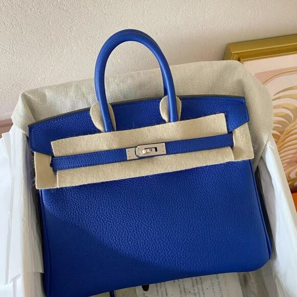 Classic Hermes Bag: A Stylish and Versatile Choice for Elegance - Picture 1 of 6